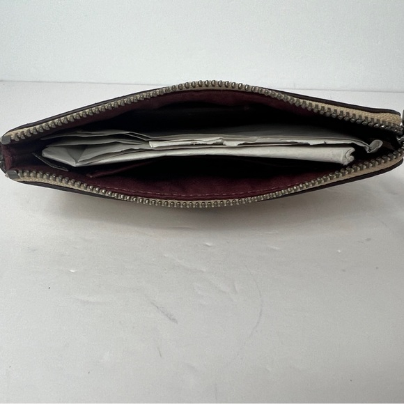 NWT COACH Corner Zip Wristlet Signature Canvas Rexy by Guang Yu Lt Khaki/Chalk - Picture 8 of 13